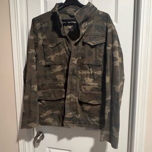 Old Navy Men's Camo Field Jacket in Olive/Brown